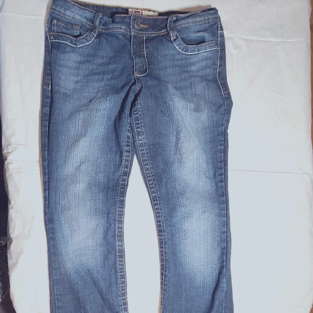 LEI  Ashley low rise boot cut jeans, size 9